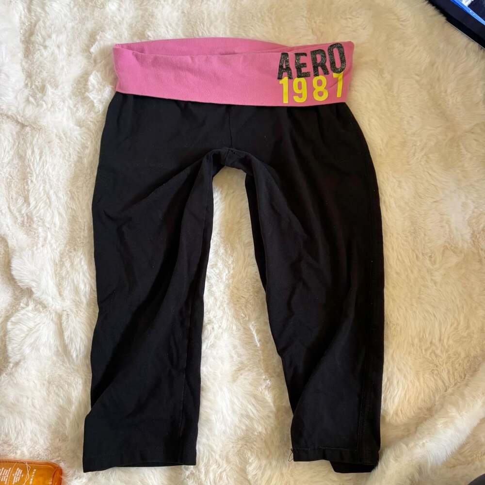 Aeropostale Aero 1987 Foldover Capris Size L Black Pink Yoga Pants
